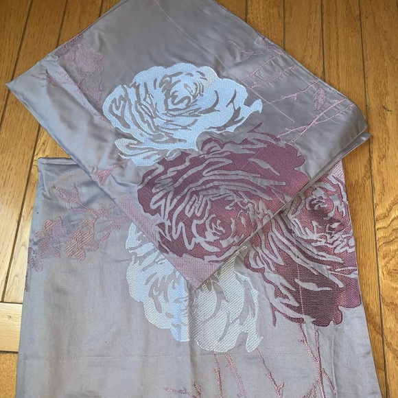 Set of decorated pillow cases - Picture 1 of 5